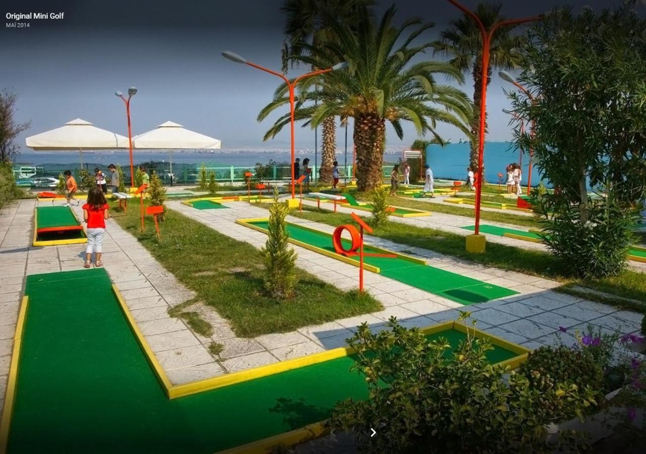 Seafront Family Apartment & Free Parking, The Cruiseflat Thessaloníki Exteriör bild
