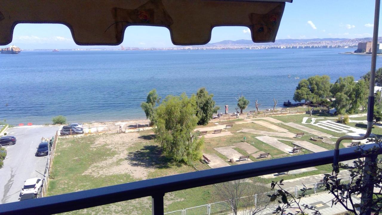 Seafront Family Apartment & Free Parking, The Cruiseflat Thessaloníki Exteriör bild