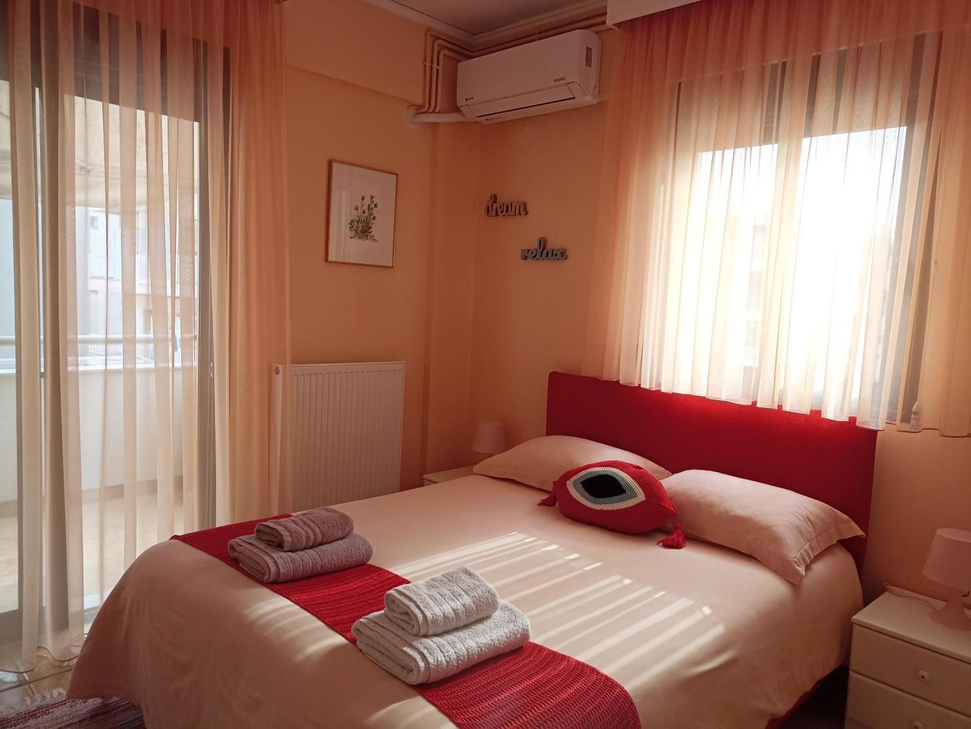Seafront Family Apartment & Free Parking, The Cruiseflat Thessaloníki Exteriör bild