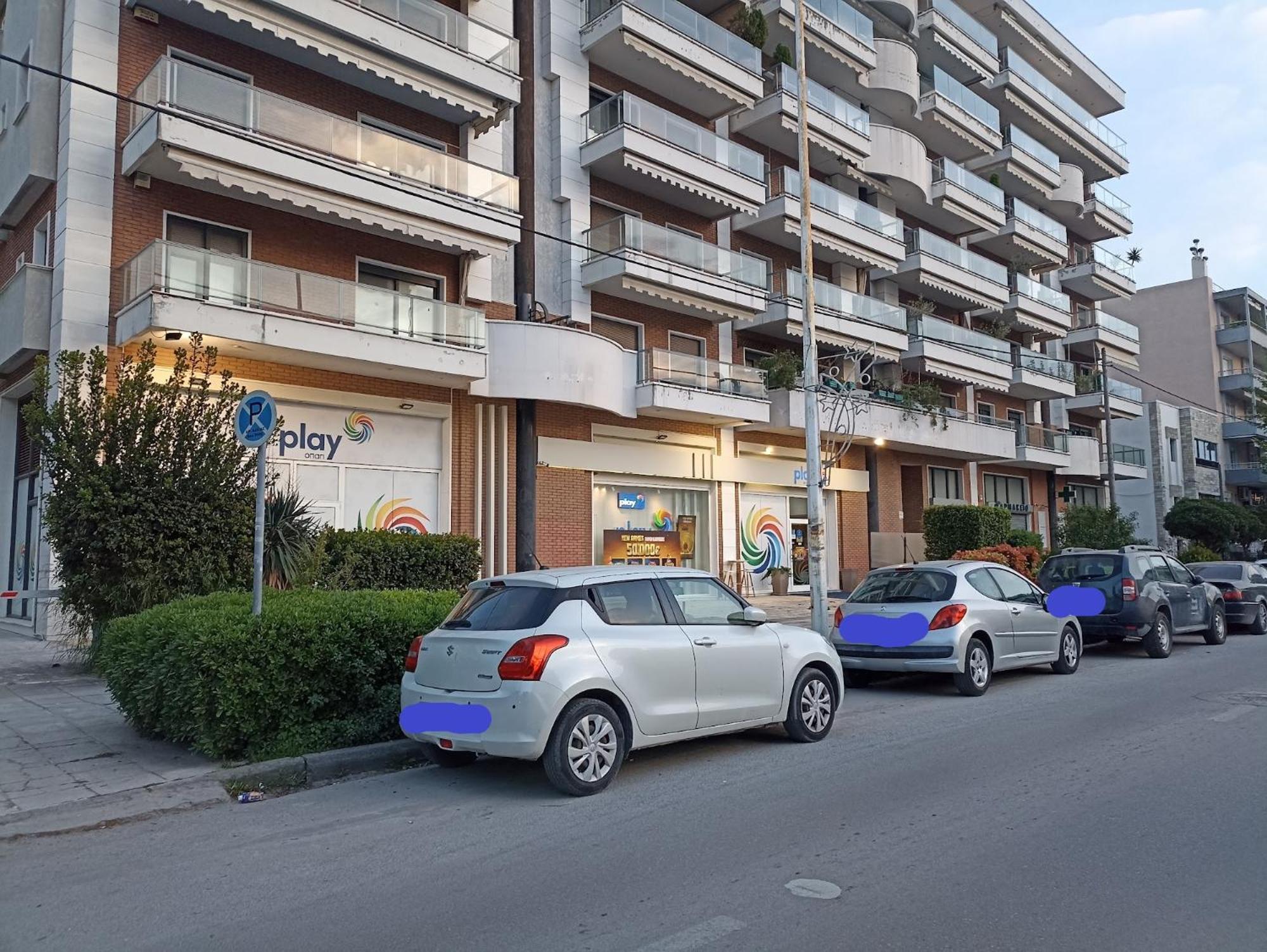 Seafront Family Apartment & Free Parking, The Cruiseflat Thessaloníki Exteriör bild